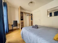 Modern 2-bedroom apartment in the center of Chartres Collégiale St-André 주변 호텔