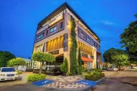 HOT AND COZY APTOESTUDIO. LIVING+COWORKING فنادق في 