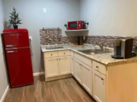 Modern, access to everything 3 min to lake Lanier. Hotels in Buford