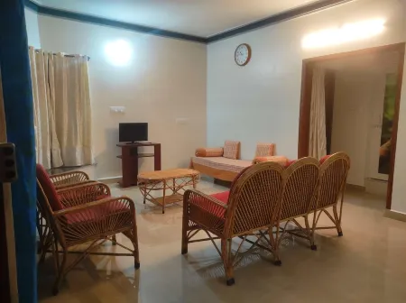 Just 2 minutes from NISARGADAMA . Family friendly and couple friendly homestay..