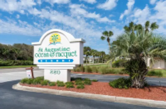 Oceanfront Condo! Just 1-Minute Walk to the Beach!