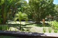 CHALET "Danse du Tambour" 2 people - Hotels in Pointe-Noire