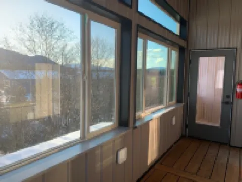 Modern and Elegant 3-bedroom townhome with WiFi, AC in enjoyable Juneau