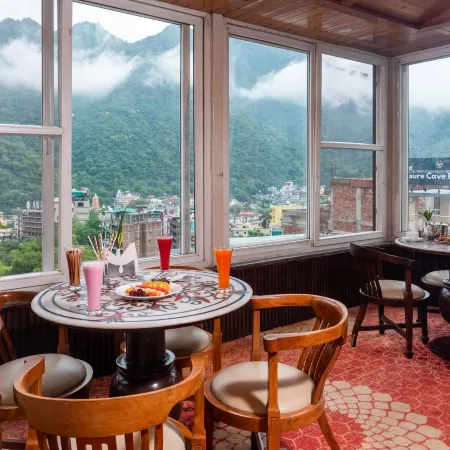 Dls Hotels on the Ganges