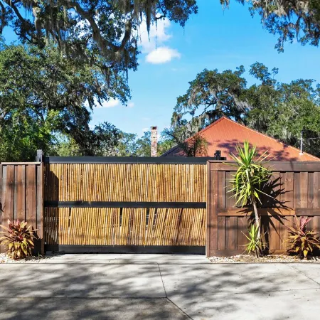 The May House - Heated Pool - Historic Downtown