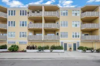 The SandPiper  - Ocean Front Condo