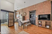 A Cleveland Modern and Historic Apartment