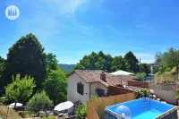 Vacation home with hillside view and pool - Private Pools