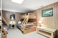 The Treehouse Lakes & Trails Cabin 3 Bedroom Cabin - balcony