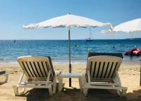 Lovely villa on the Côte d'Azur, 120 meters from the sea.