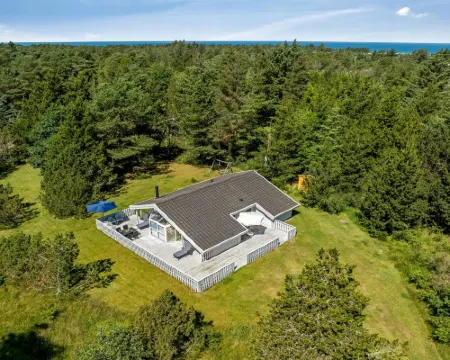 "Imka" - 900m from the Sea Hotels in Albaek
