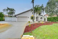 4 Mi to Ocean: Bonita Springs Oasis w/ Heated Pool - Homestays