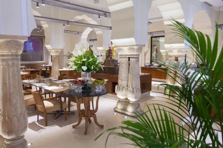 The Corum View Hotel Отели в г. Баян Лепас