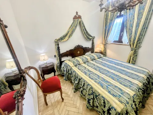Pool, Jacuzzi and Events Room - Charming Villa in Umbria - Sleeps 24 - Lake View