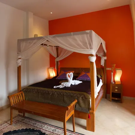 VIP Chain Resort Pool Villa