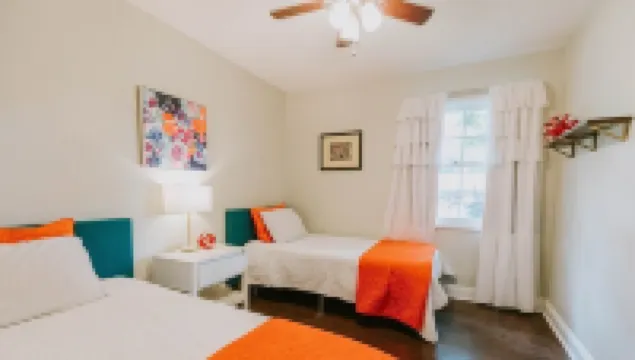 3Br/2BA w/Golf Cart! Near the Beach and Downtown in Ocean Springs! Maison Bleu