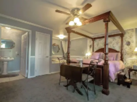 The Dickey House, Queen Anne Suite 馬什菲爾德酒店