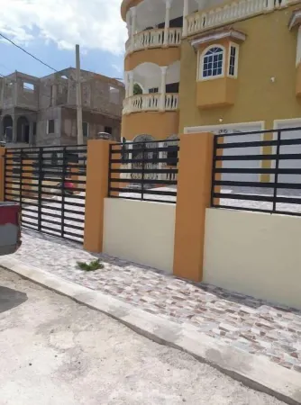 Nate Luxury Stay - Cozy family retreat in Old Harbour. Pet-Friendly!