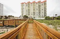 Quiet direct Oceanfront 2 bed 2 bath Condo w/pool and private balcony
