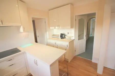 Irvine Riverside Guesthouse by Paymán Club Отели рядом с достопримечательностью «Стивенстон Бич»