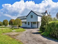 Cottage in Cornwall with Panoramic Views Hotels in Redruth
