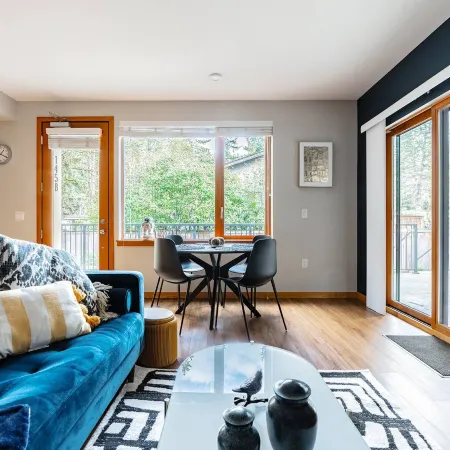 1BR | Modern, Chic, AC | Bellevue | Sophari D
