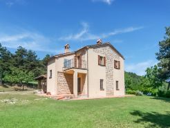 Villa in Tavoleto with pool