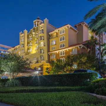 Four Points by Sheraton Suites Tampa Airport Westshore Отели рядом с достопримечательностью «Стейк-хаус Bern's»
