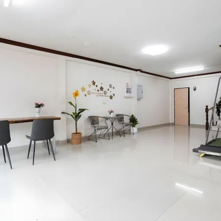 2B Cozy Hostel