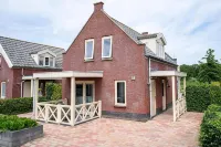 Bungalow by Water Near Rotterdam Hotels in Simonshaven