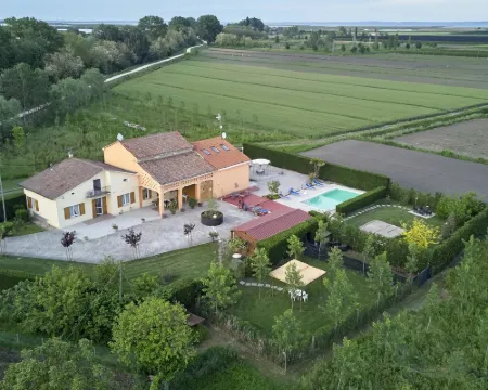 Holiday Countryside Home with Swimming Pool Sauna Less Than 20km from the Sea Hotels in Codevigo