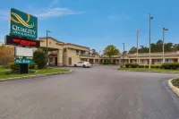 Hibiscus Inn & Suites