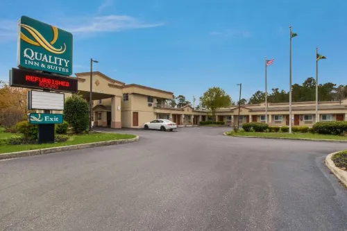 Hibiscus Inn & Suites Hotels in Absecon
