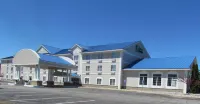Holiday Inn Express & Suites CADILLAC by IHG - Parkplatz