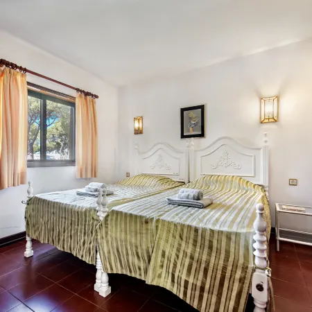 5 En-Suite Bedrooms, Close to Centre, Free AC & WiFi