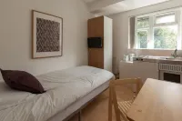 Tooting Rooms by DC London Rooms Hotels near Pollards Hill Library (Stop G)