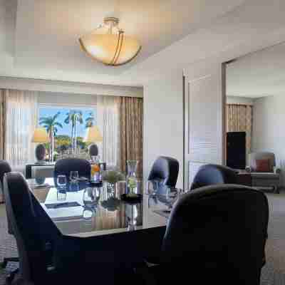 Sheraton Suites Fort Lauderdale West Rooms