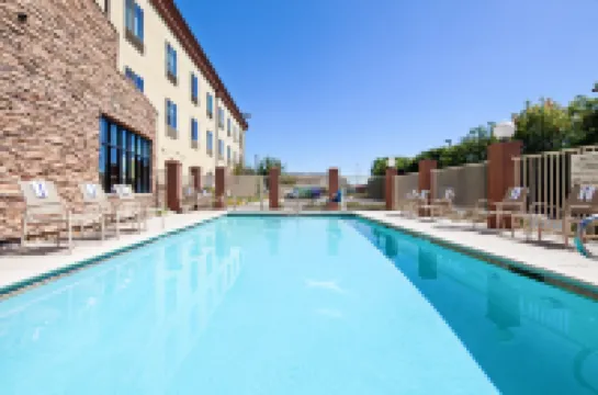 Holiday Inn Express & Suites CLOVIS-FRESNO AREA by IHG Hotels in Clovis