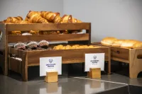 Holiday Inn Express EDINBURGH AIRPORT by IHG - sarapan