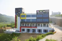 Flora Hostelpension Hotels in 