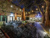 Johann Strauss Hotel Hotels near Floreasca Park