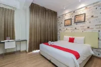 RedDoorz Plus @ Riverside Malang