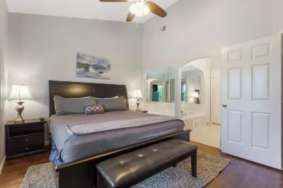 Holiday Ridge Retreat Duo - Holiday Hills Branson - Golf Resort - Outdoor Pools Hotels near Sky Deck at Parakeet Pete's Waterfront Zipline