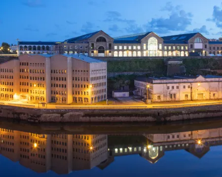 ホテル イビス ブレスト センター ブレストのホテル