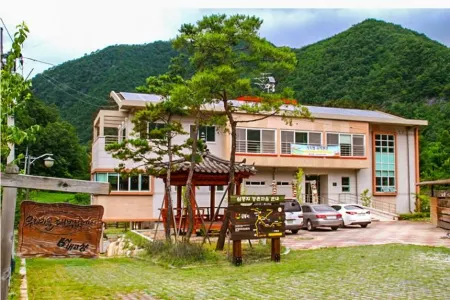 Danyang Three Nests Stay Pension