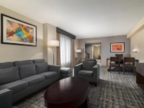 Embassy Suites by Hilton Laredo Hotel di Laredo