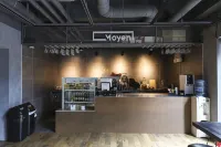 Moyen Hotel - بار