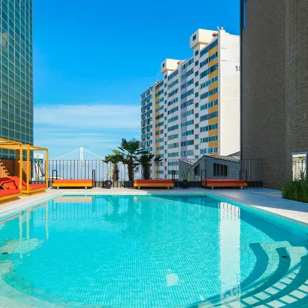 After Chapter Hotel Gwanganri Отели рядом с достопримечательностью «Храм Тонмёнбульвон»