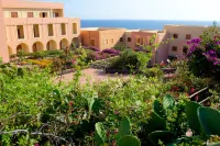 Qalea Pantelleria - موقف سيارات