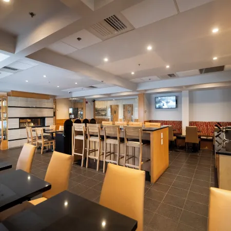 Hôtel & Suites le Dauphin Québec